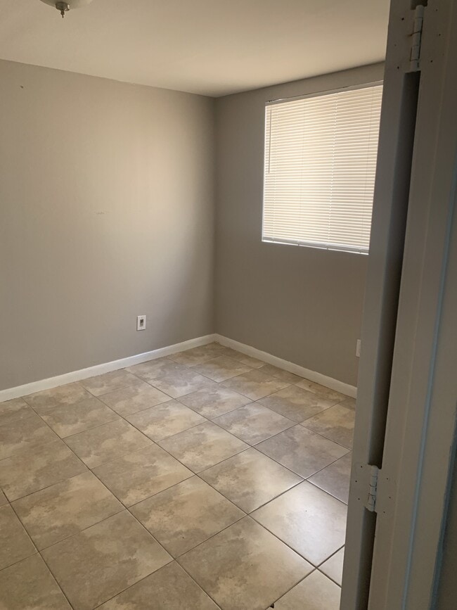 Building Photo - 1036 SW 3rd St