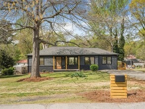 Building Photo - 960 Pine Forest Dr SW