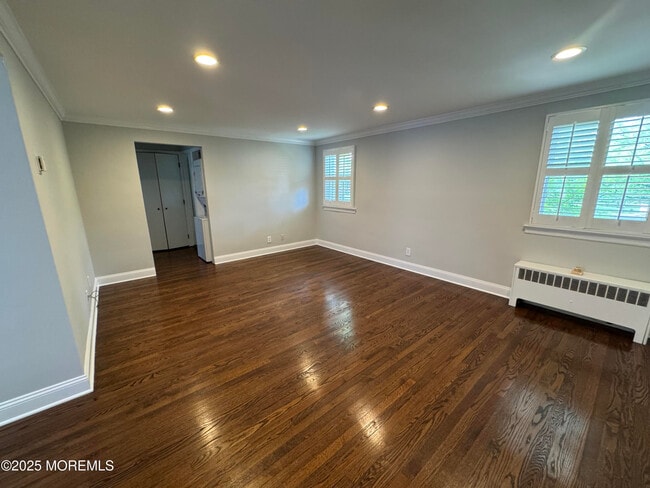 Building Photo - 64 Manor Dr