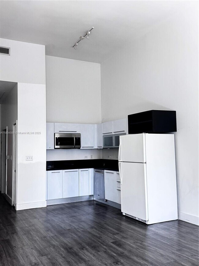 Building Photo - 244 Biscayne Blvd