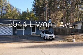 Building Photo - 2544 Elwood Ave