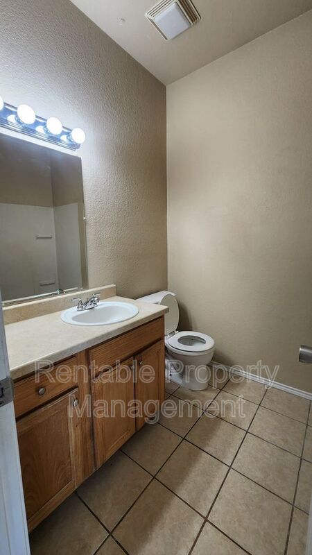 Building Photo - 110 Collett Ct