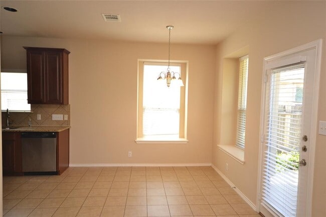 Building Photo - 409 Riverine Way