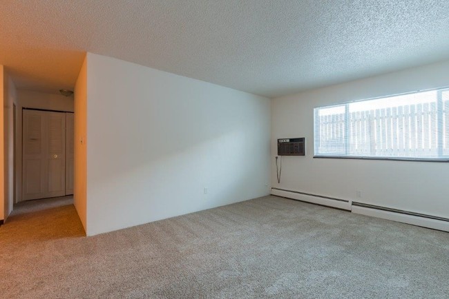 Living Room - Marquette Heights Apartments