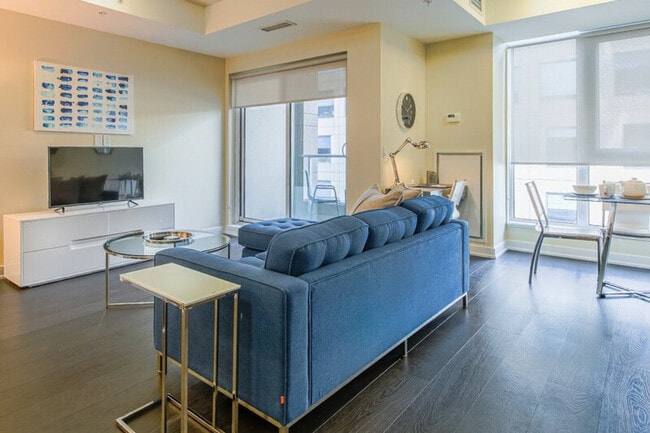 Building Photo - 210 Adelaide St W