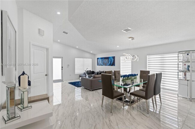 Foto del edificio - 8842 SW 215th Ln
