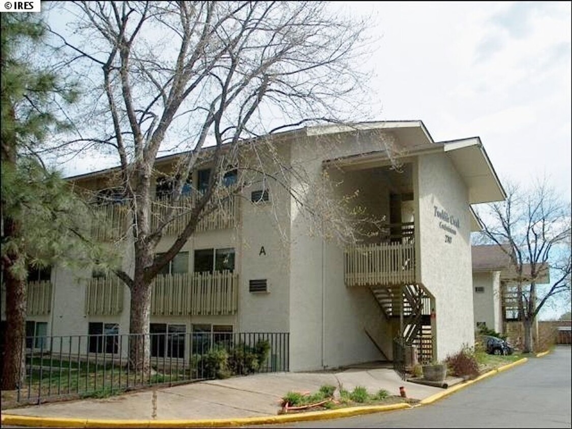 Building Photo - Two Mile Creek Studio Apartment!