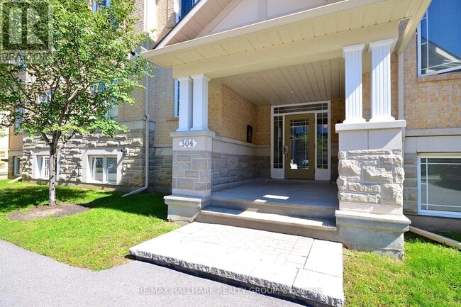 Building Photo - 304 Paseo Private