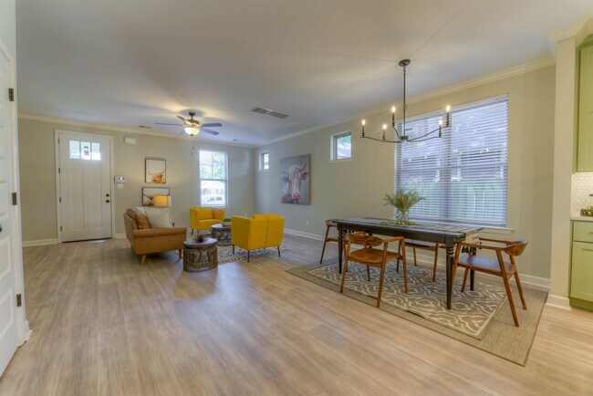 Building Photo - 941 Faxon Ave