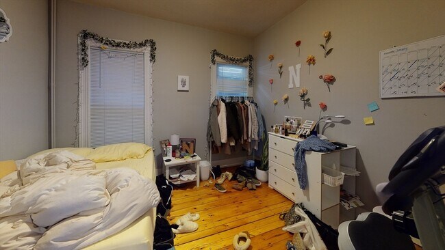 Building Photo - 27 Falcon St