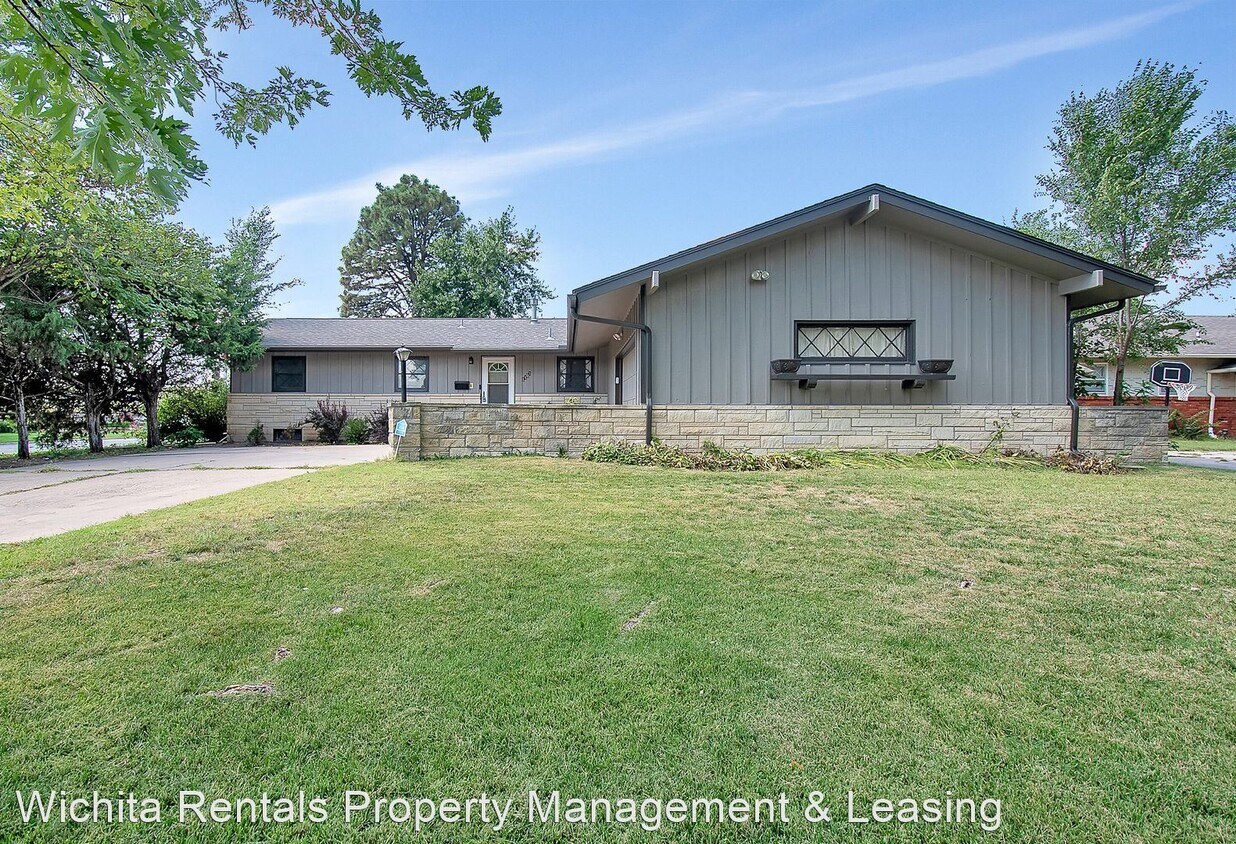 Primary Photo - 5 br, 3 bath House - 1401 N. Stratford Lane