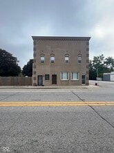 Building Photo - 105 N Main St