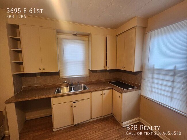 Foto del edificio - 3695 E 61st-
