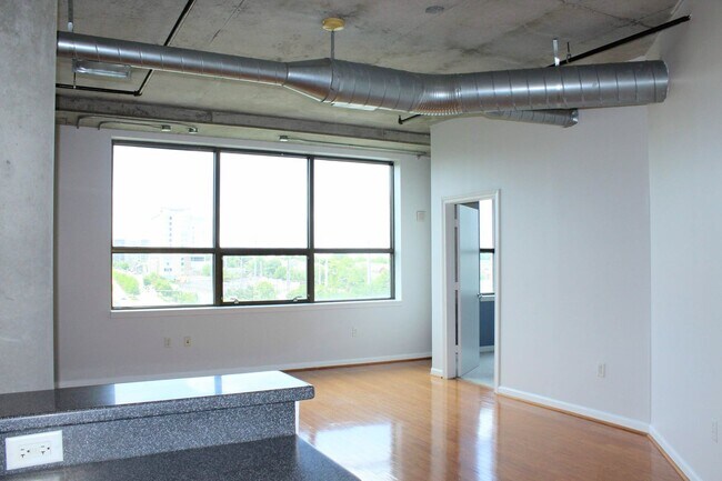 Building Photo - Spacious, beautiful loft with separate bedroom and office for rent in Downtown Atlanta