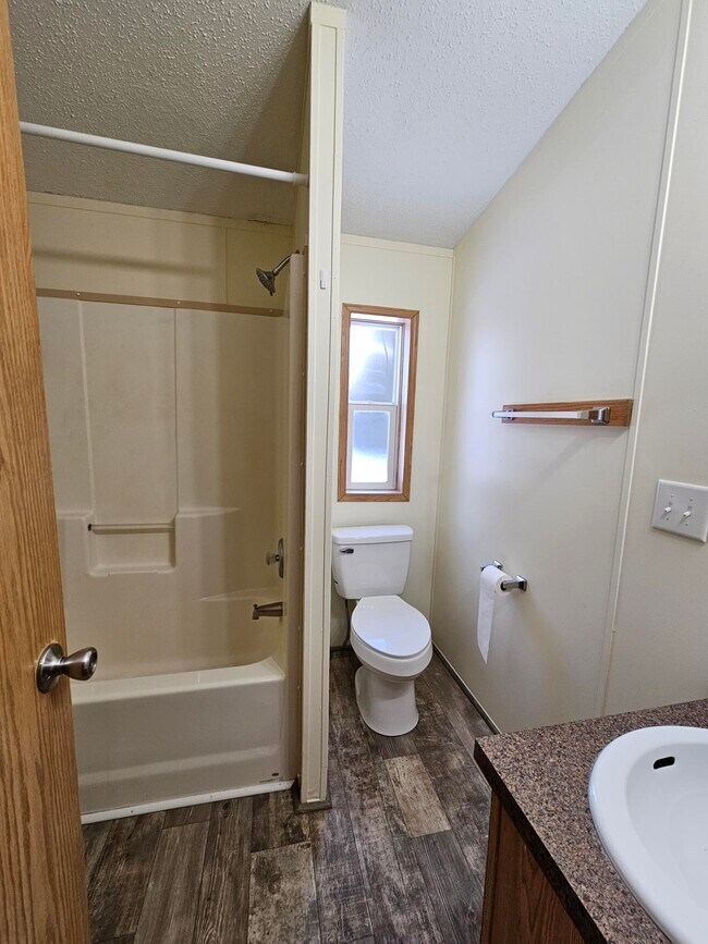 Foto del edificio - 47 Noble Ln