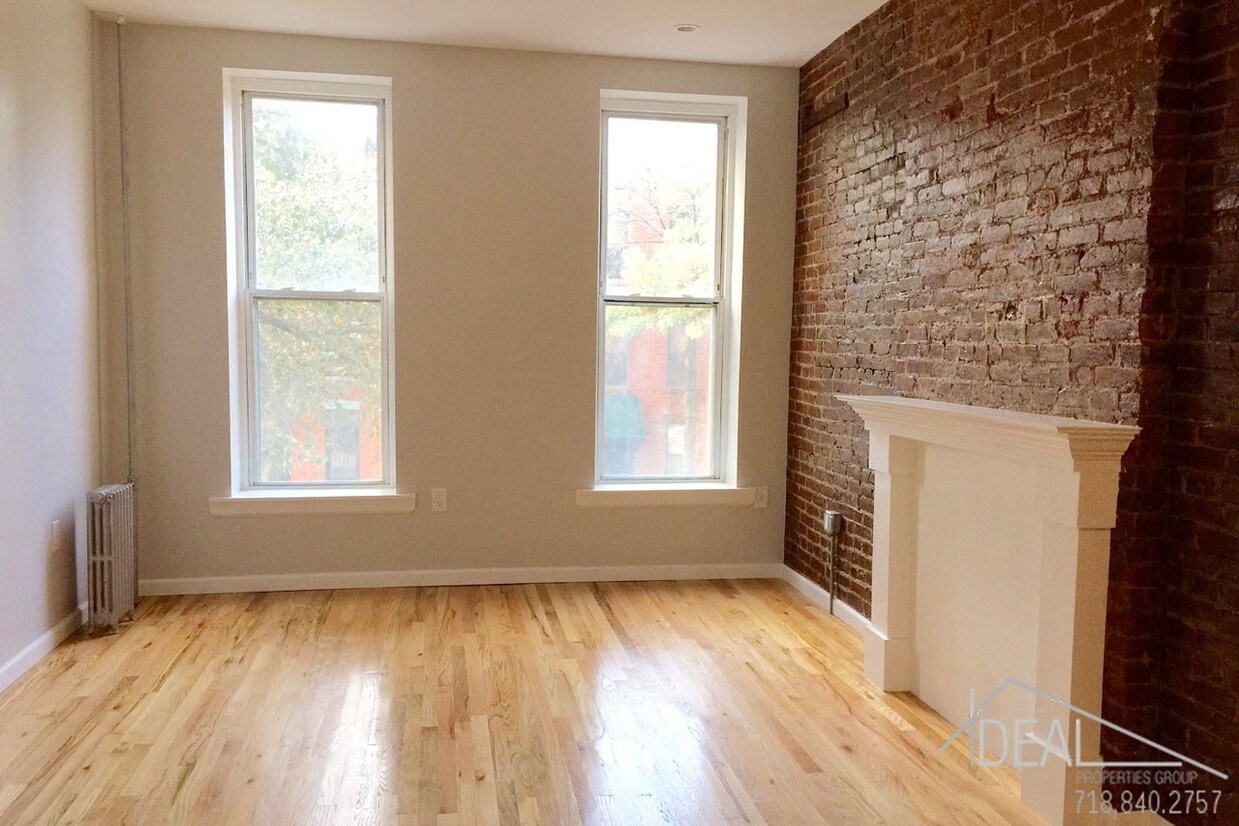 Primary Photo - 453 7th Ave