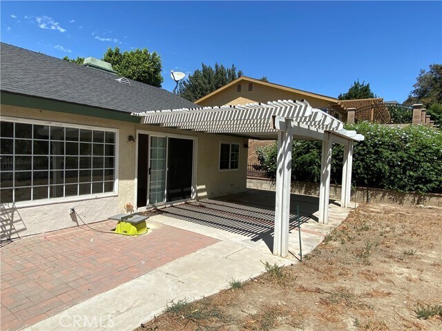 Building Photo - 8342 Lakeside Dr