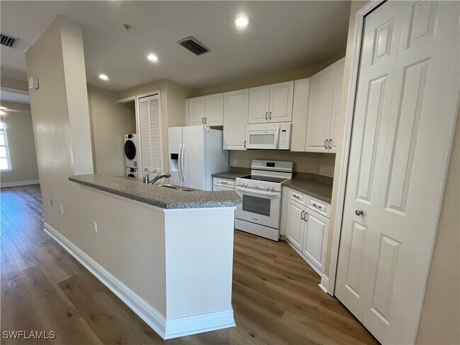 Foto del edificio - 1330 Sweetwater Cove