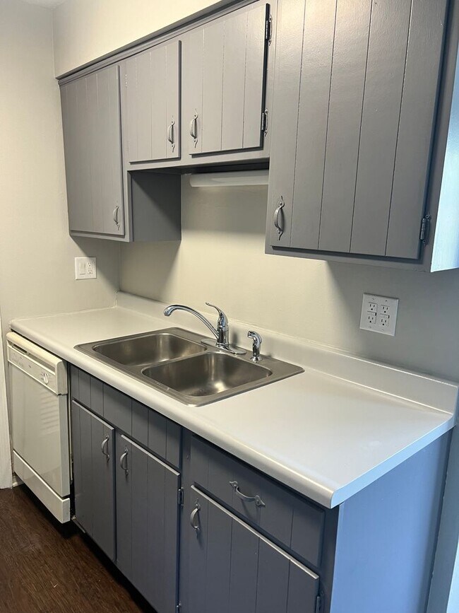 Foto del edificio - Butler Township: Spacious 2 bedroom/1.5 Ba...