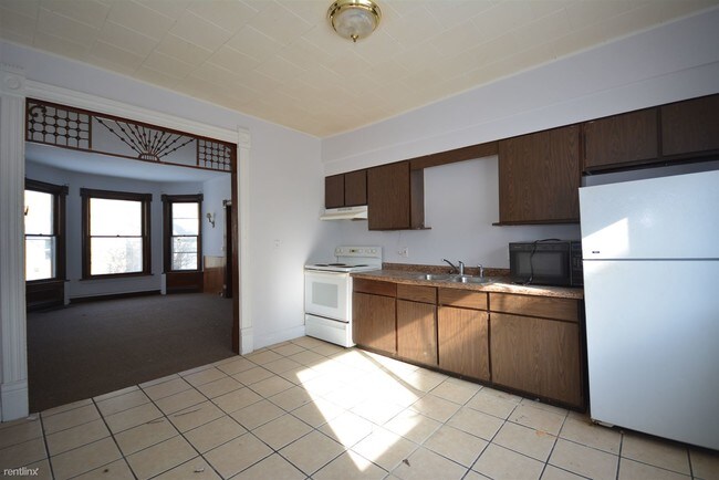 Building Photo - 1 br, 1 bath  - 137 Park St 2
