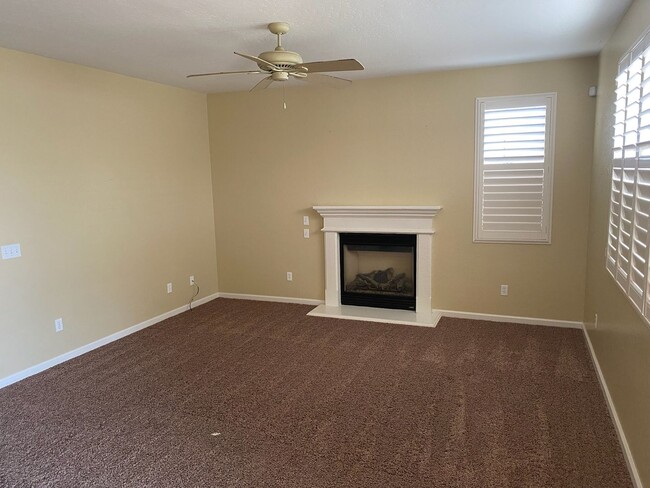 Foto del edificio - 6245 W Whitley Ave