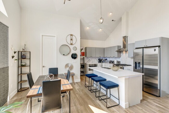 Foto del edificio - 3411 N Albion St