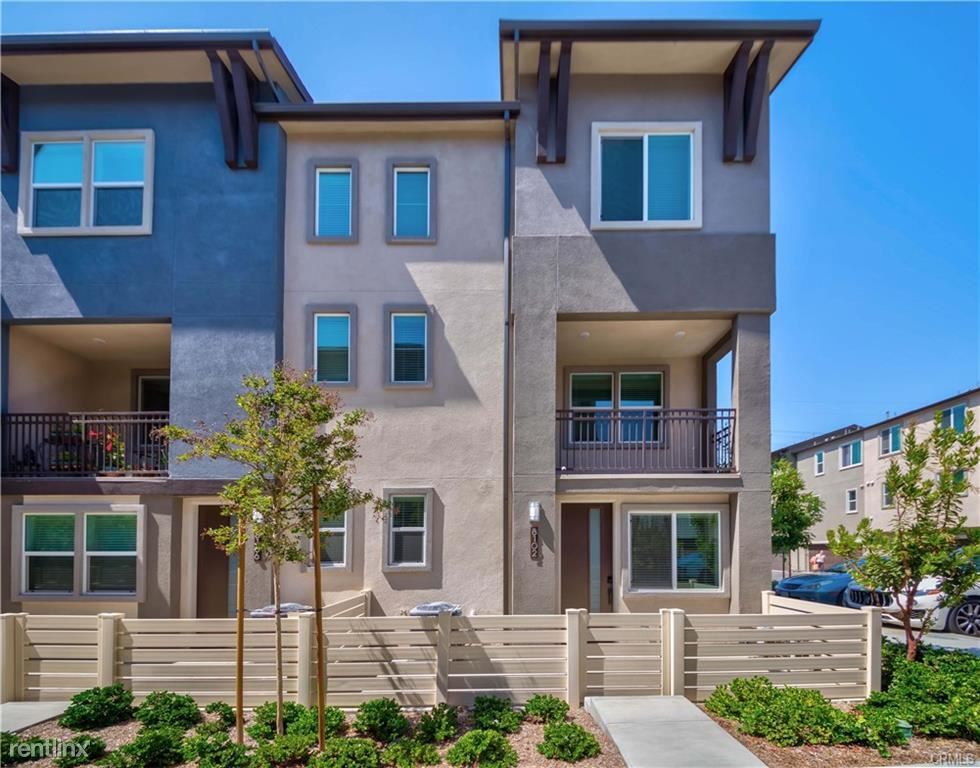 Foto principal - 3 br, 2.5 bath Townhome - 8102 Cooper Ln