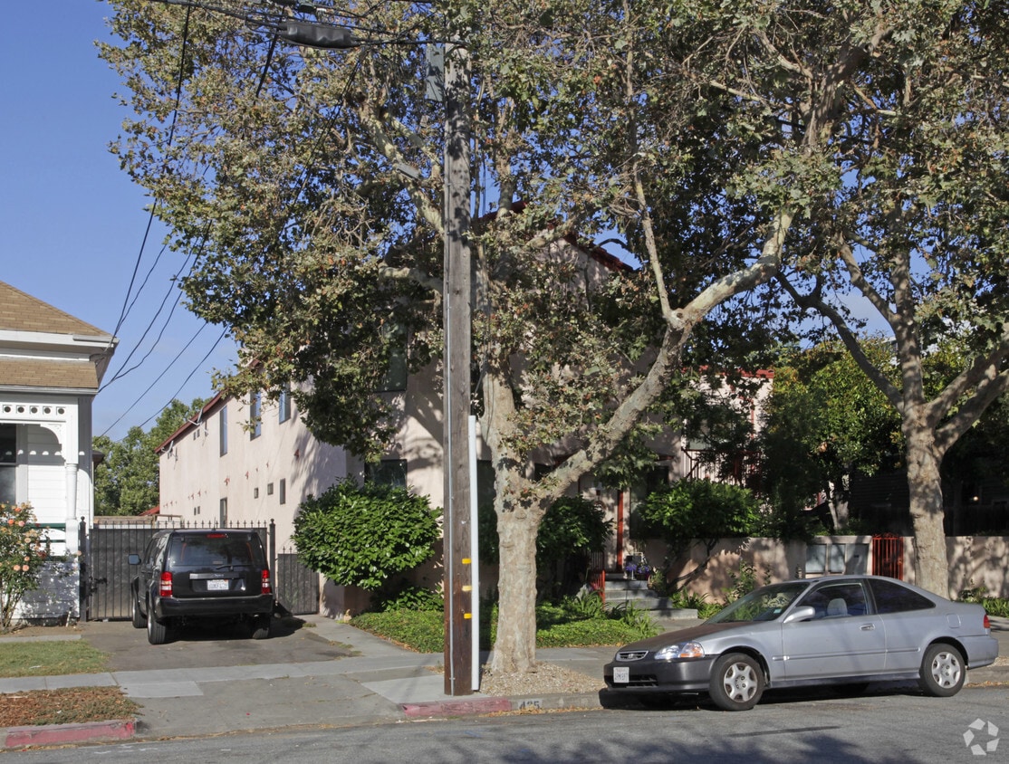 Primary Photo - Polaris Apartments