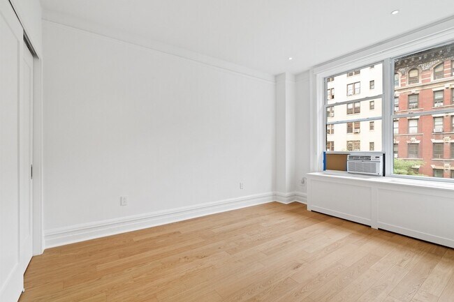 Foto del edificio - 838 West End Ave