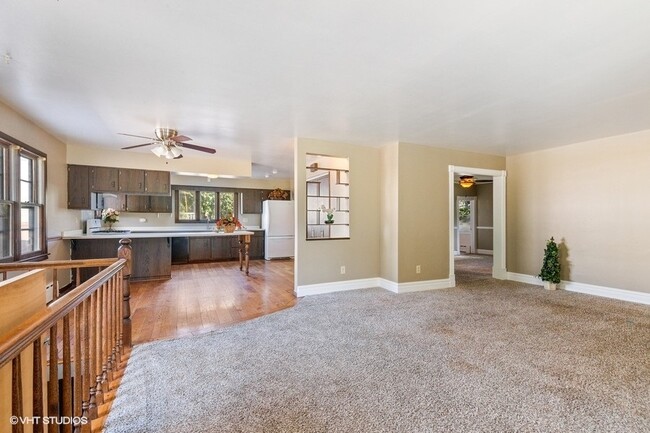 Building Photo - 3605 Riverside Dr