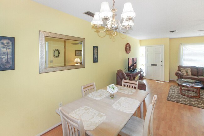 Building Photo - Beach Manor Villas Annual Condo for Rent