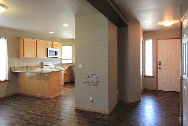 Foto del edificio - 4 Bedroom, 3 Bath Home in South Kennewick