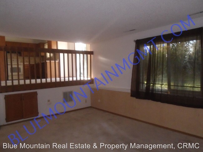 Building Photo - 3 br, 2 bath House - 745 Crosstrail Drive