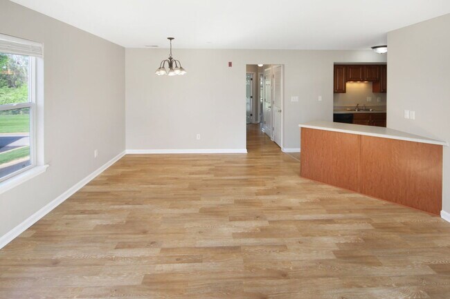Building Photo - 284 Stonewall Creek Dr