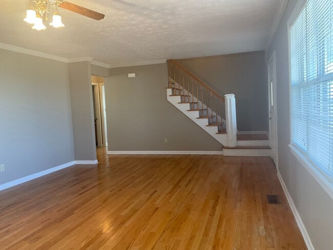 Building Photo - Greenback 37742 - 3 bedroom, 3.5 bath home with bonus room/possible 4th bedroom - Call Terri Kerr...