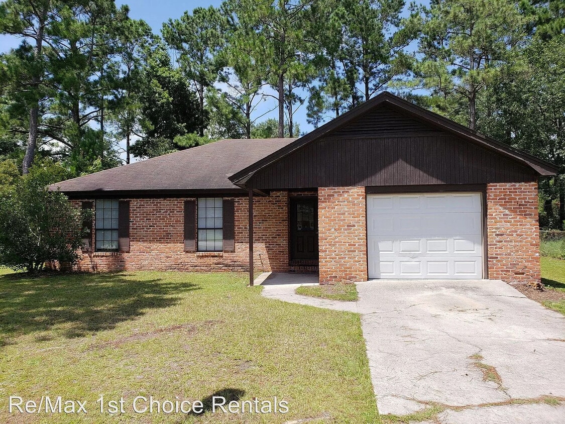 Primary Photo - 218 Greene Dr