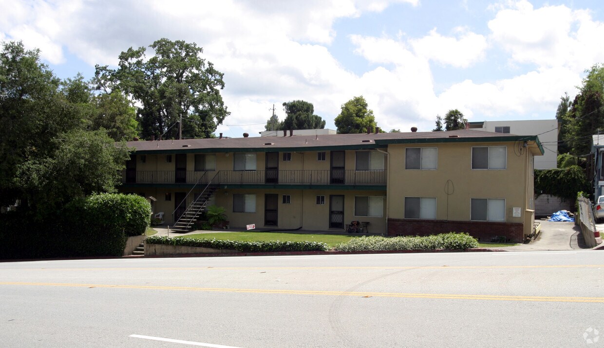 Building Photo - 150 Blossom Hill Rd