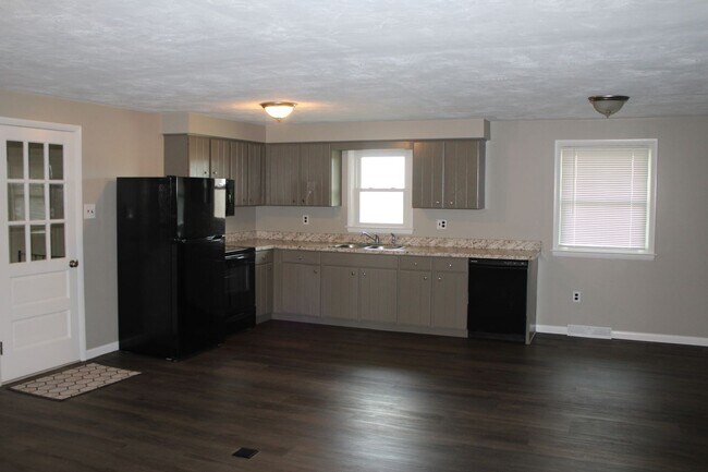 Building Photo - Single Family Home