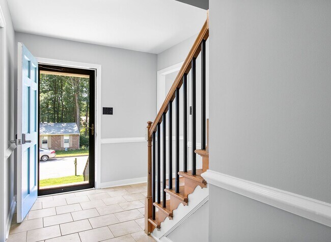 Foto del edificio - $2,500 / 3 br / 3 ba / 1,750 sqft