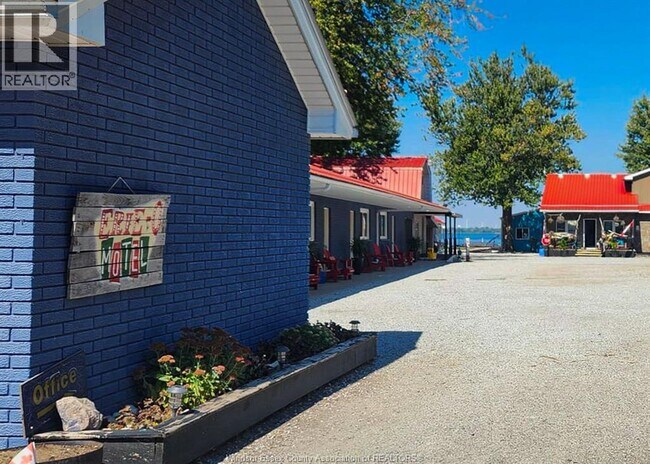 Photo du bâtiment - 840 Ross Lane