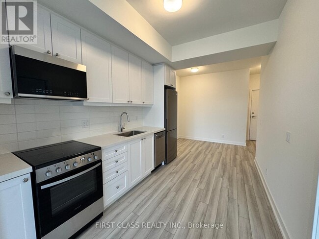 Building Photo - 51 Clarington Blvd
