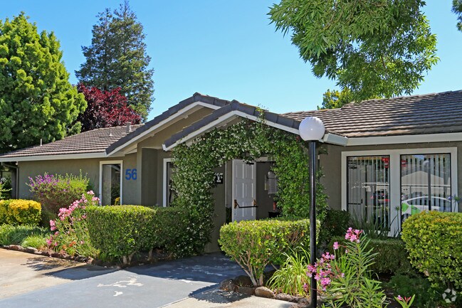 Foto del edificio - Westwinds Apartment Homes