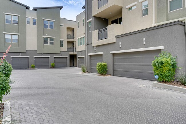 Foto del edificio - EXCEPTIONAL 2 BEDROOM HOME IN 89135