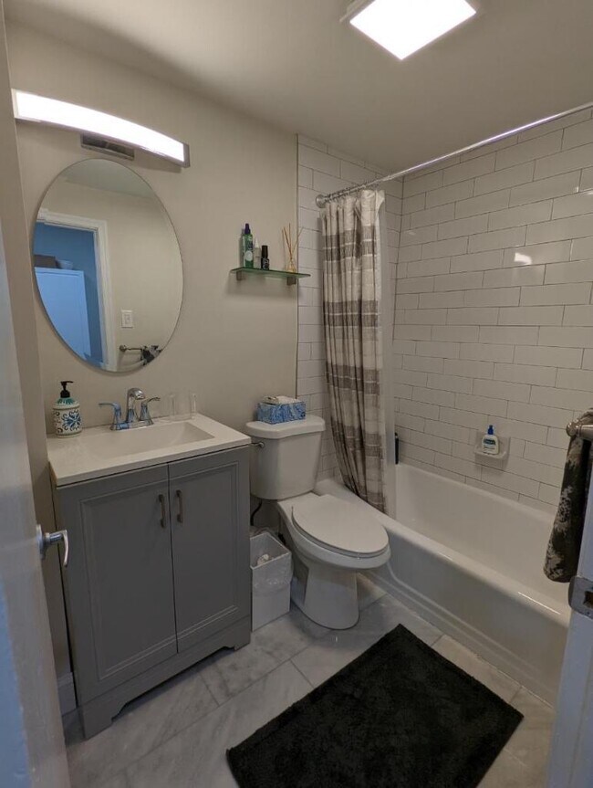 Foto del edificio - 125 Montgomery Ave