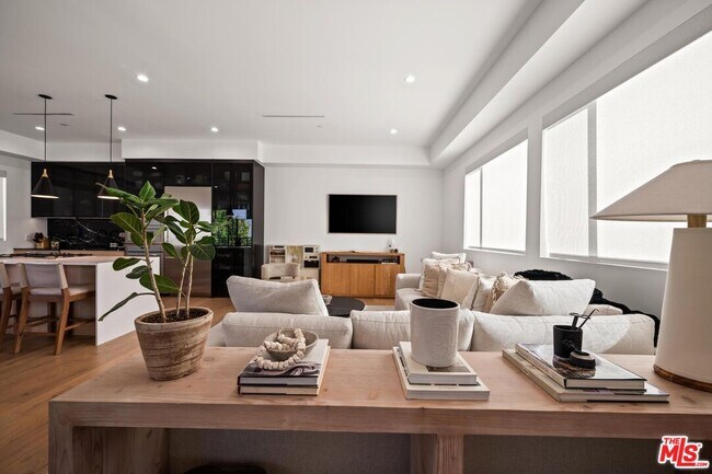 Foto del edificio - 1444 Hi Point St