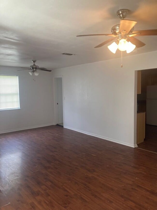 Building Photo - Biloxi 3 Bedroom
