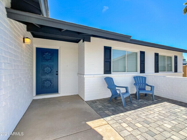 Building Photo - 2613 W Isabella Ave