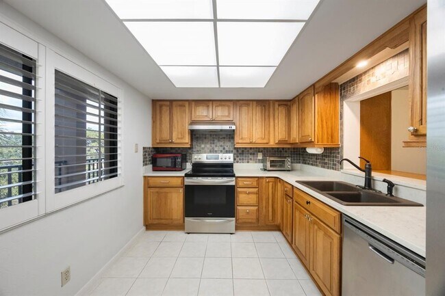 Foto del edificio - 3078 Eastland Blvd