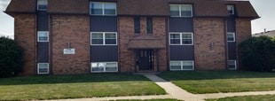Front view - 3101 Twin Lakes Dr
