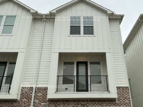 Building Photo - 709 Wilshire Brook Ln